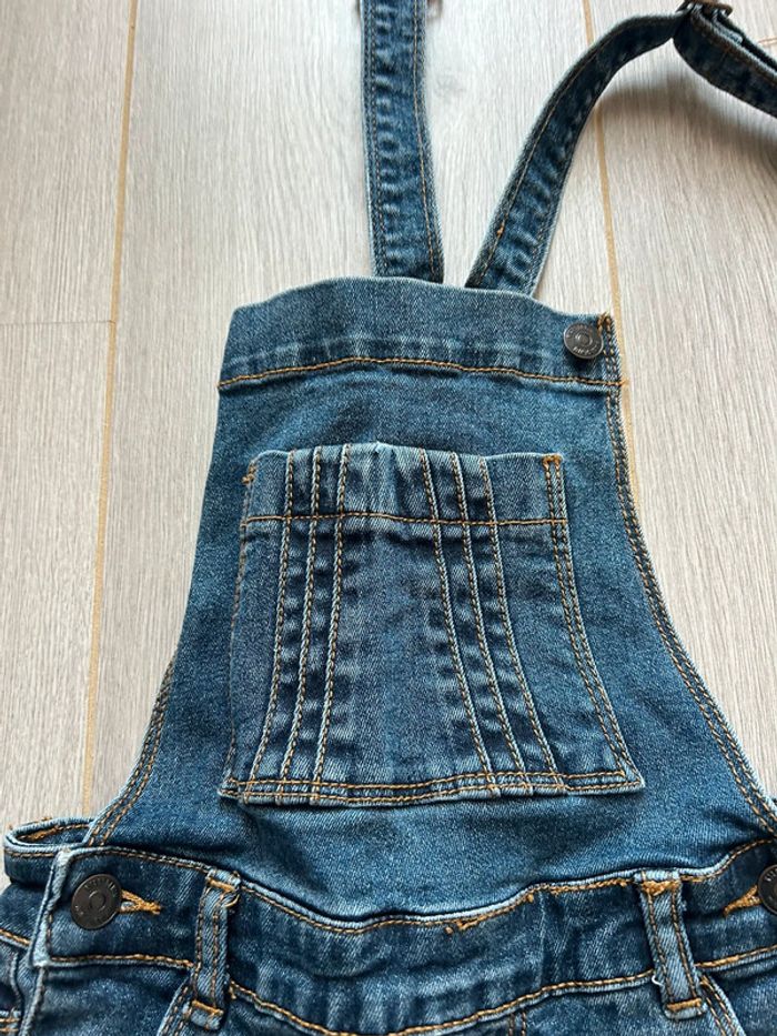 Salopette en jeans 7 ans - photo numéro 2