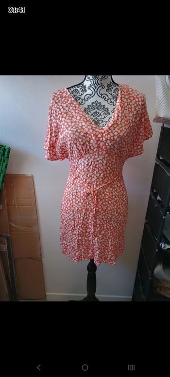 TreS belle robe a fleur mango