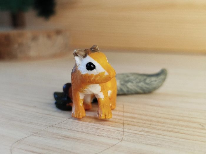 Figurine écureuil chipmunk Animal de la forêt