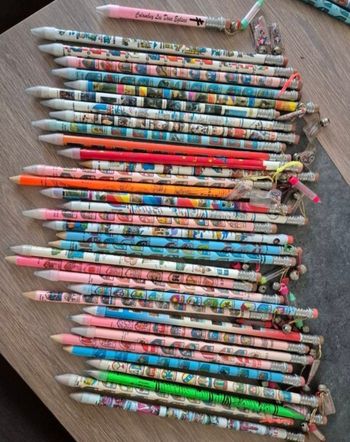 Lot de 34 gros crayons en bois + 1 petit
