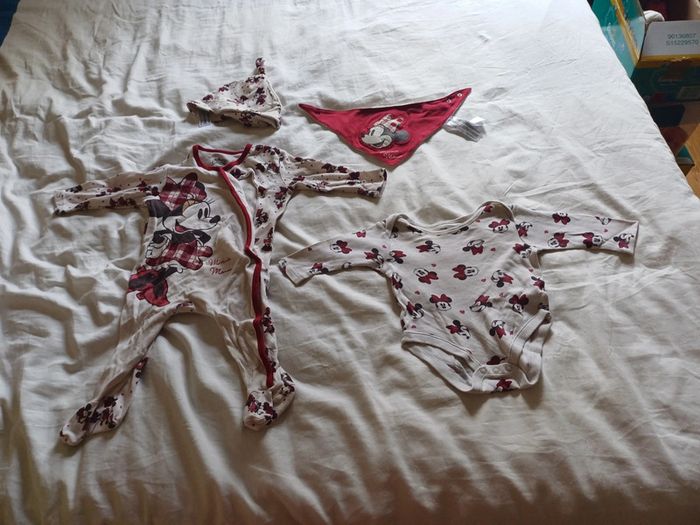 Ensemble pyjama minnie disney 9 mois