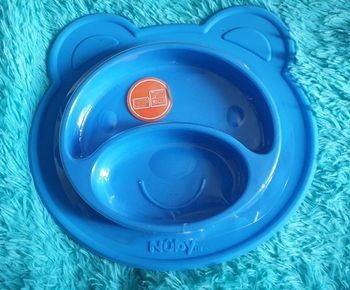 Vaisselle bébé Nuby.