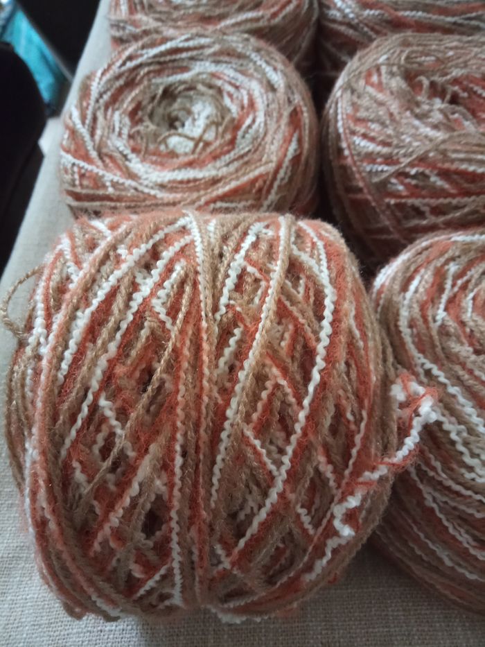 Lot de 6 Pelotes Fantaisies Marron Roux, Marron/Kaki et Blanc (580g) - photo numéro 3