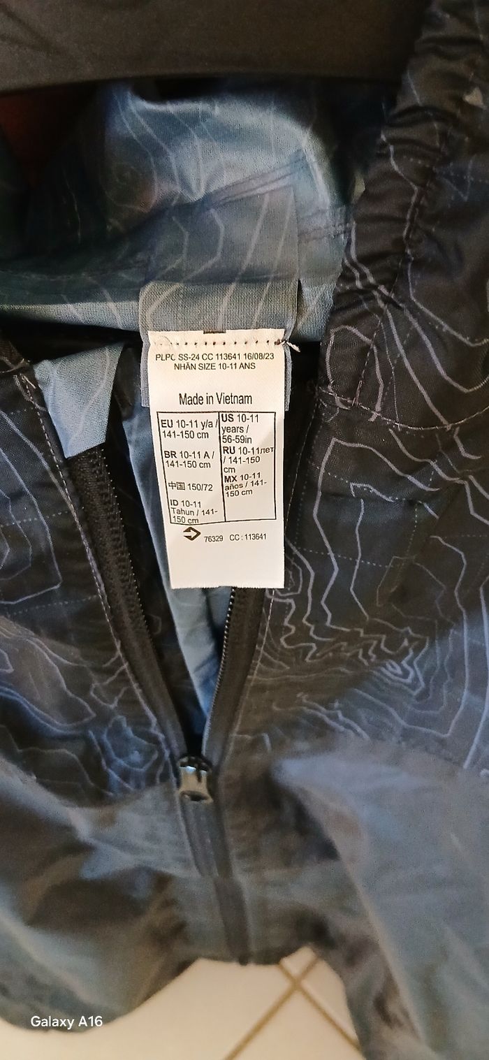 Veste imperméable taille 10/11 ans - photo numéro 3
