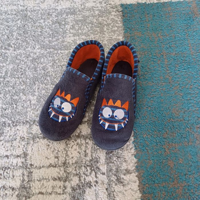 Chaussons taille 32 Isotoner