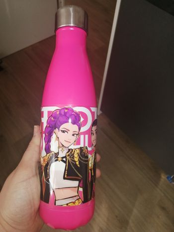 Gourde huntrix k pop au choix