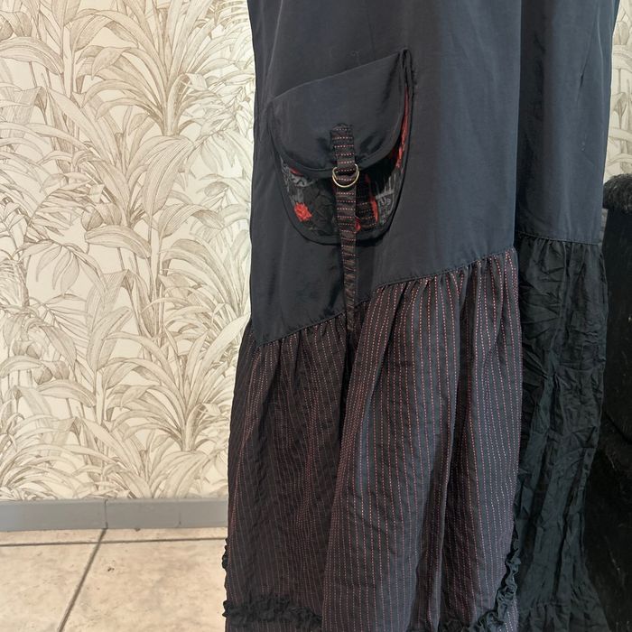 Robe longue noire et rouge - photo numéro 5