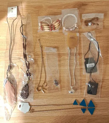 Lot colliers 10 pieces