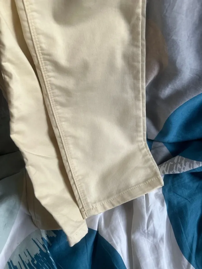 Pantalon jaune clair - photo numéro 3