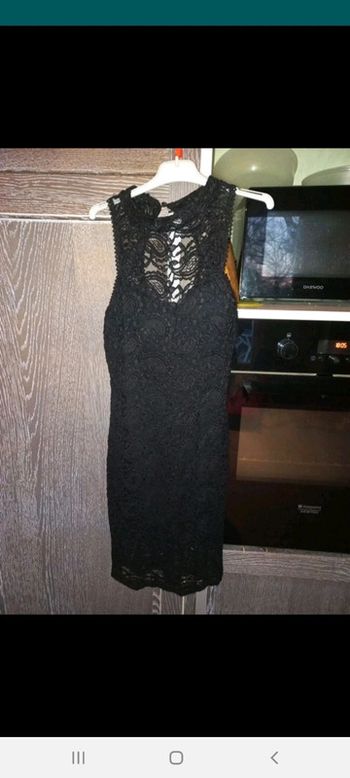 Robe en dentelle noire S