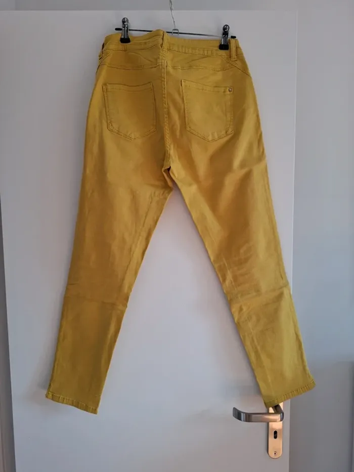 Pantalon jaune grain de malice - 38 - très bon état - photo numéro 3