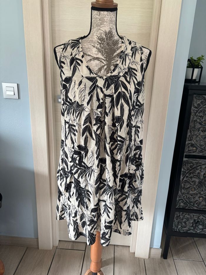 Jolie tunique noir et crème plus taille 4