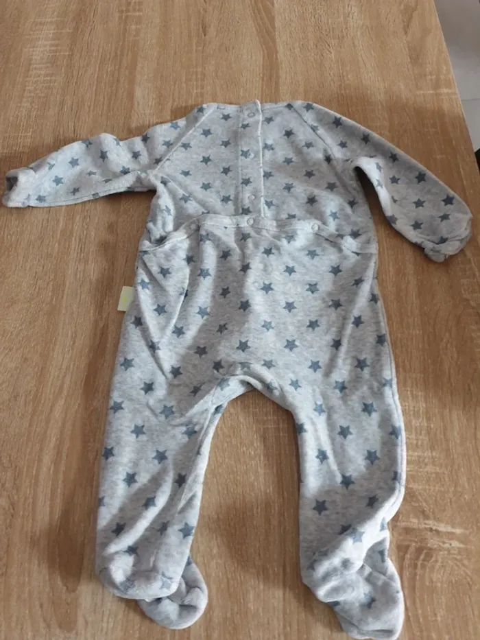 Pyjama 1 piece Kiabi 6 mois - photo numéro 3