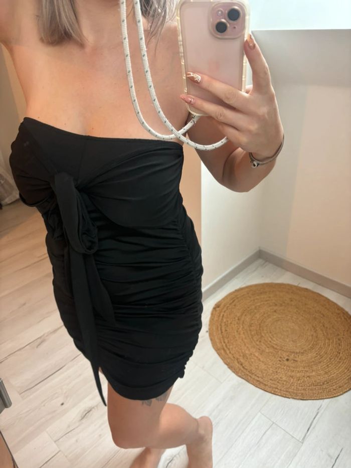 Robe noir - photo numéro 2
