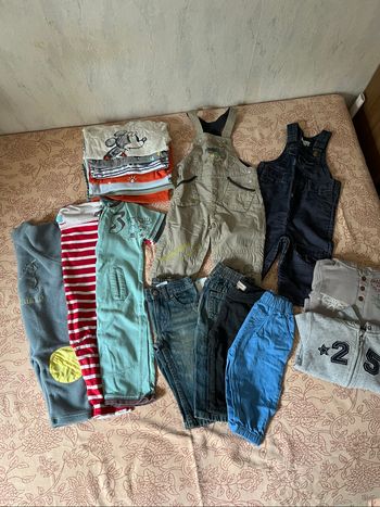 Lot vêtements garçon Taille 12 mois