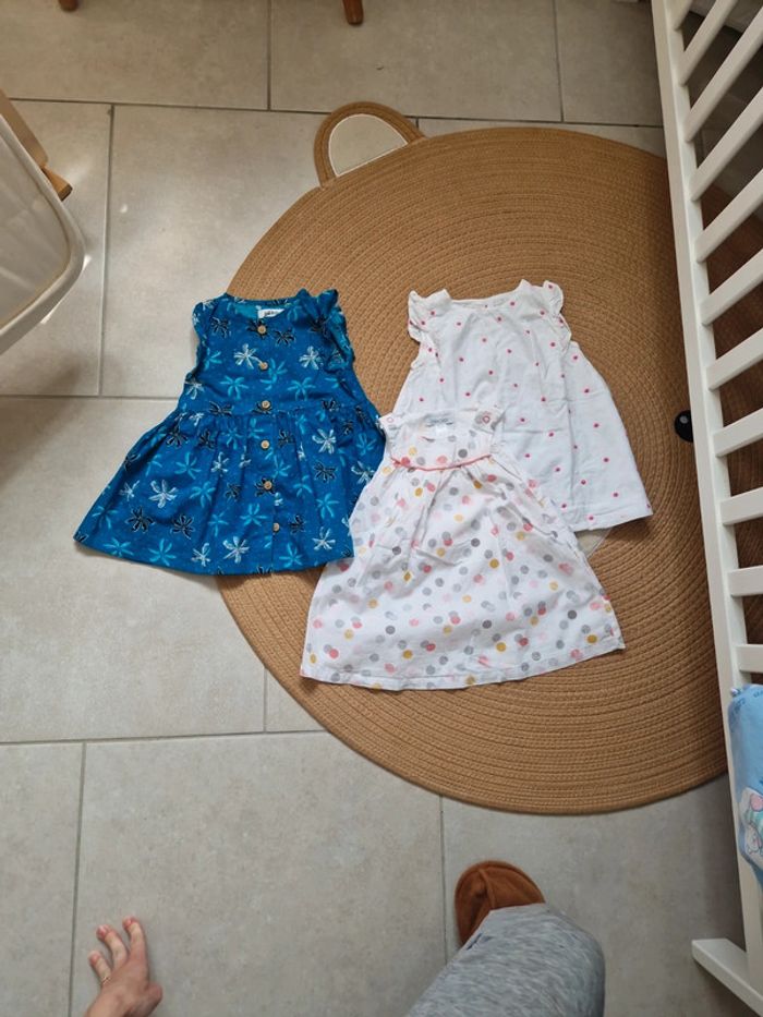 Lot 3 robes