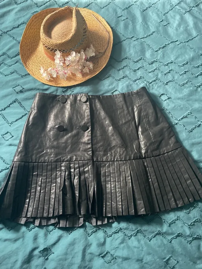 Jupe plissée en cuir Zara XL - photo numéro 2