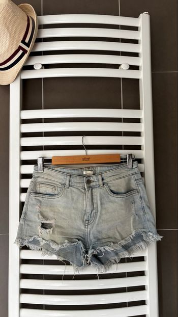 Short en jeans effet usé H&M Taille 36