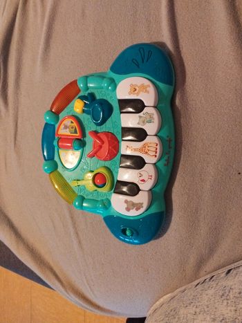 piano sophie la girafe