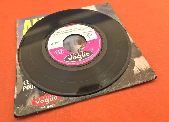 Vinyle 45 tours Antoine La Guerre (1966) Disques Vogue EPL 8401 - photo numéro 4