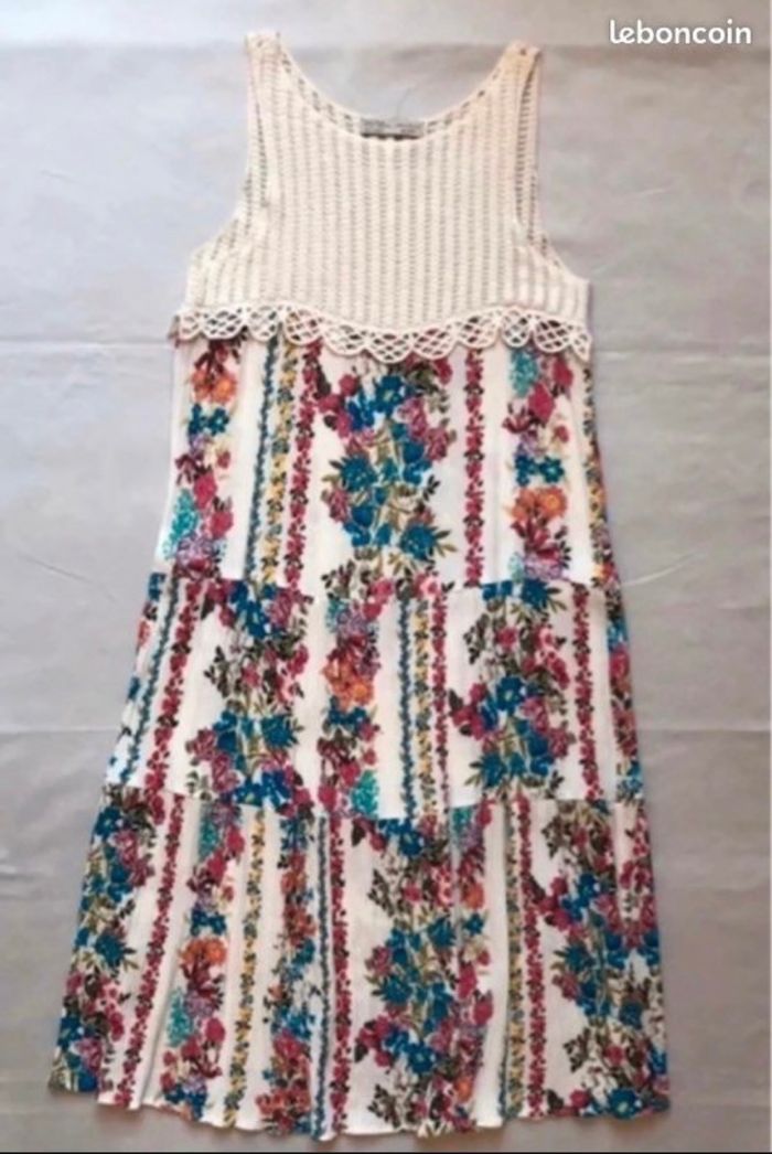 Robe longue fleurie avec empiècement dentelle Zara - photo numéro 6