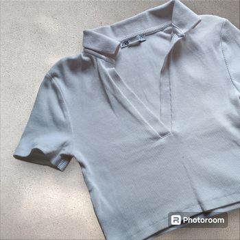 Tee-shirt crop top col V 🩷