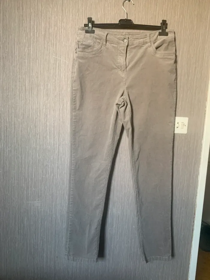 Pantalon skinny velours taille 42