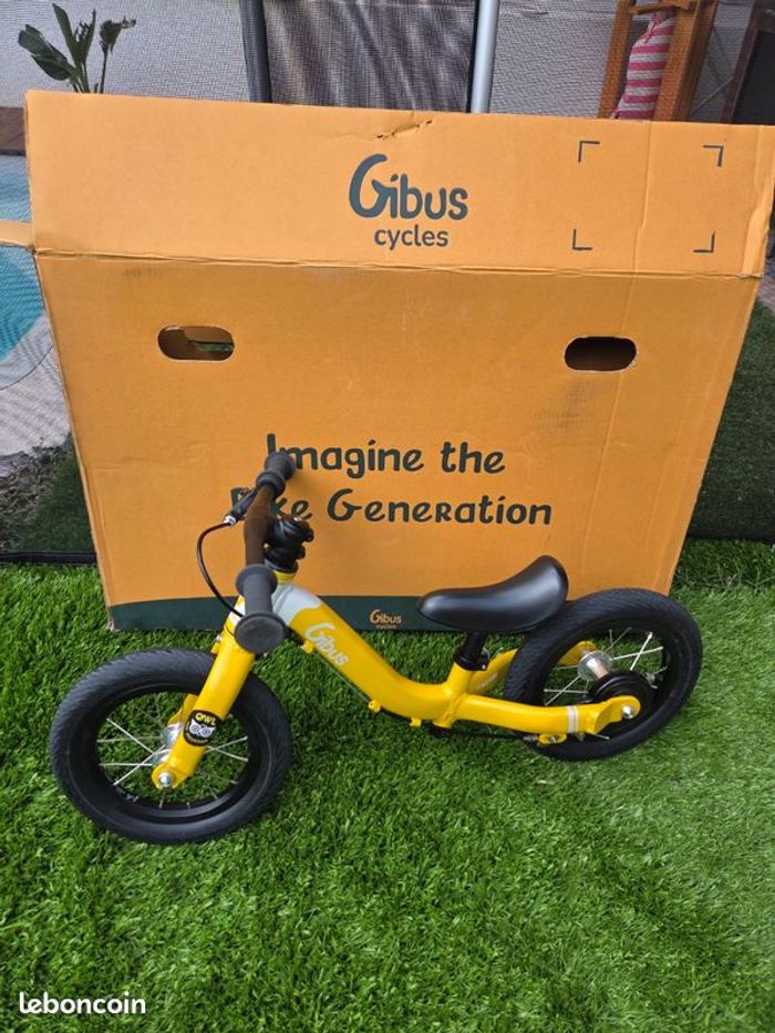 Draisienne jaune / Gibus / bon état