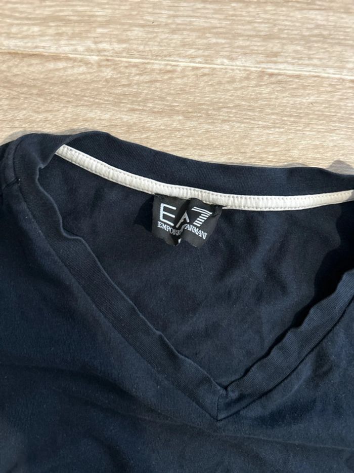 T-shirt col v léger EA7 Emporio Armani. - photo numéro 3