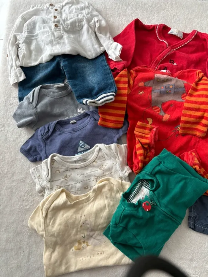 Lot de 10 vêtements bébé garçon Taille 6 mois - photo numéro 4