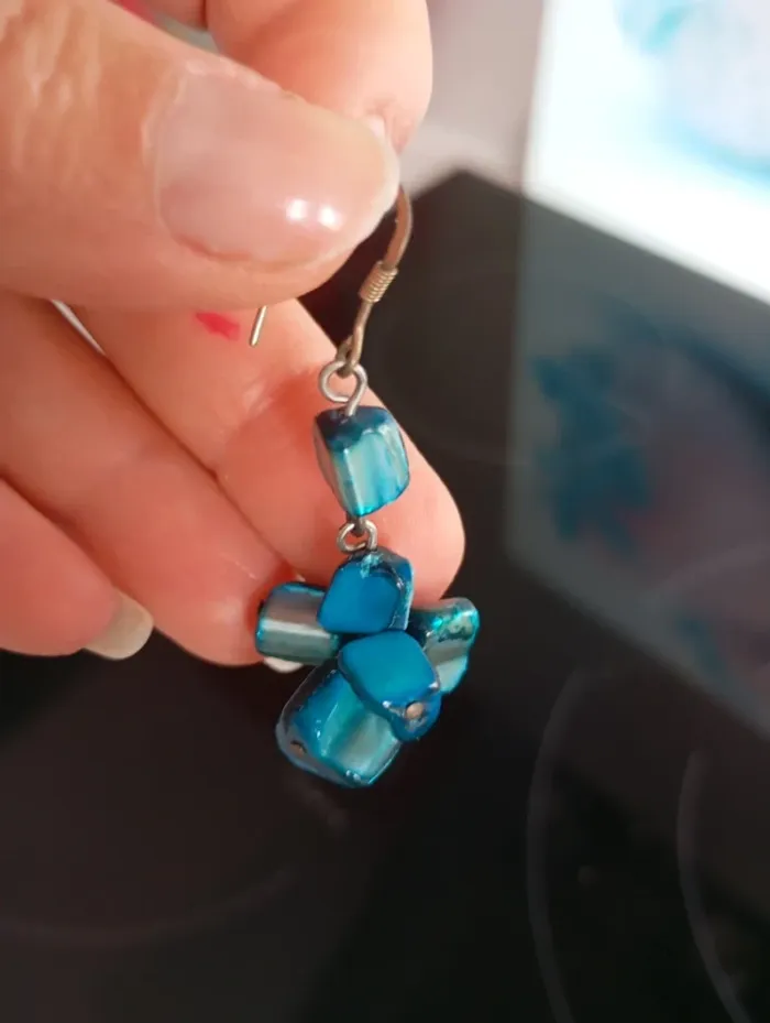 Boucle d'oreille fantaisie bleue - photo numéro 2