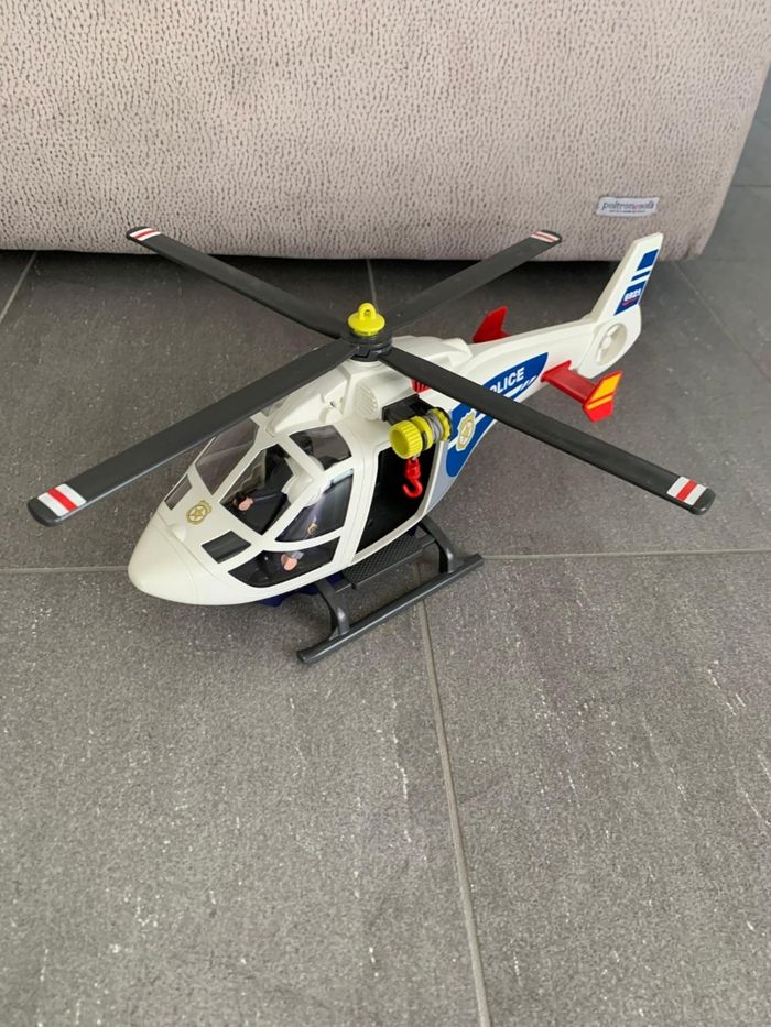 Playmobil hélicoptère de Police avec son policier.