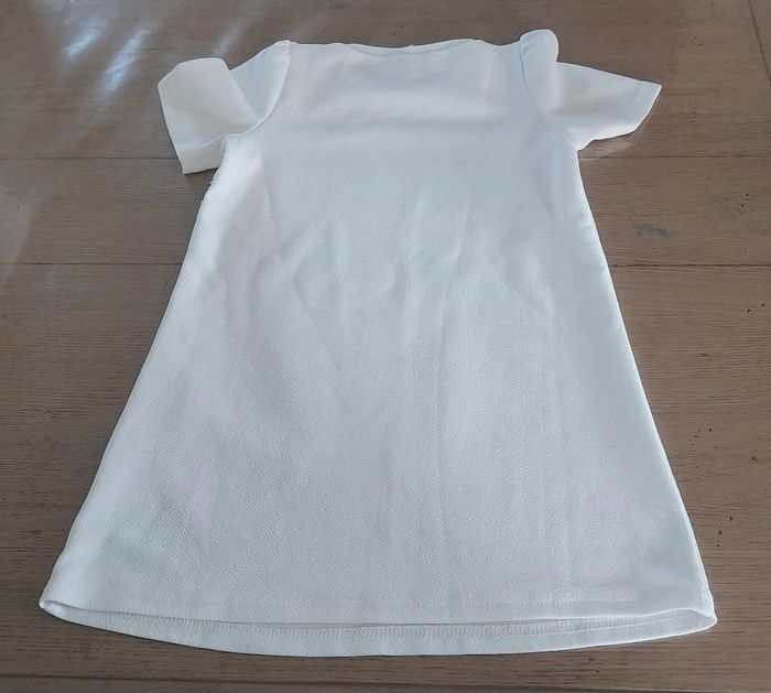 Robe fille 7ans en très bon état - photo numéro 2