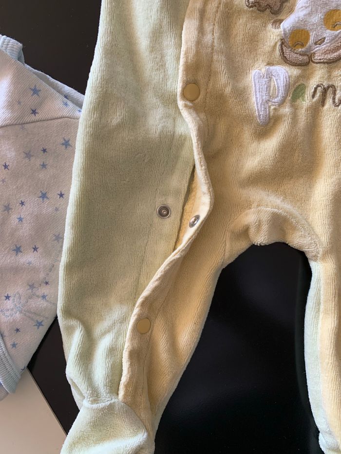 Lot 4 bodies & 1 pyjama 3 mois - photo numéro 5