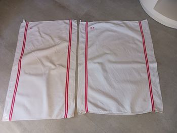 lot de 2 torchons brodés RP