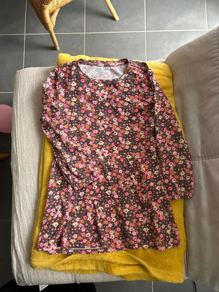 Robe fleuri 7/8ans