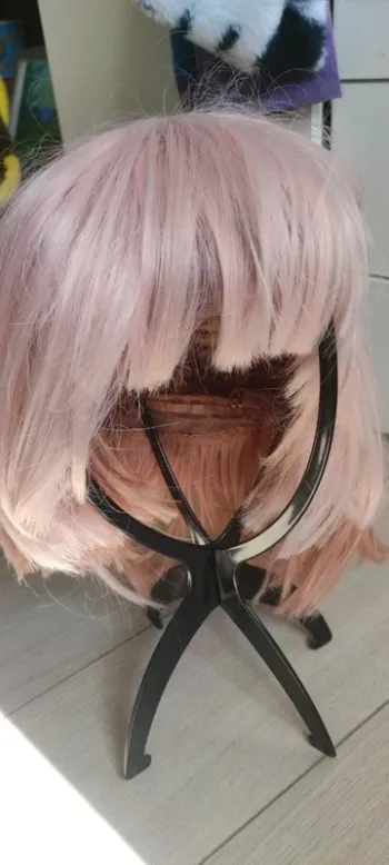 Wig rose asymétrique
