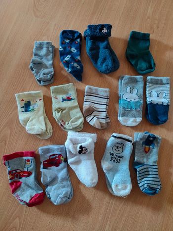 14 paires de chaussettes garçon 18-20