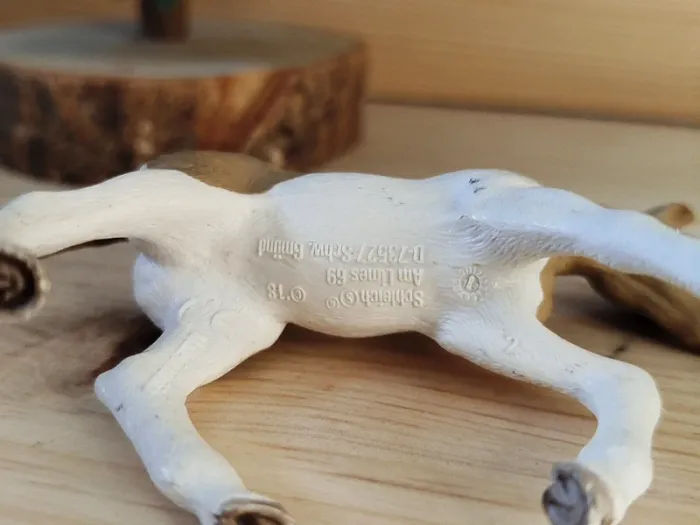 Schleich Pouliche blanche et beige figurine animal équipé - photo numéro 3