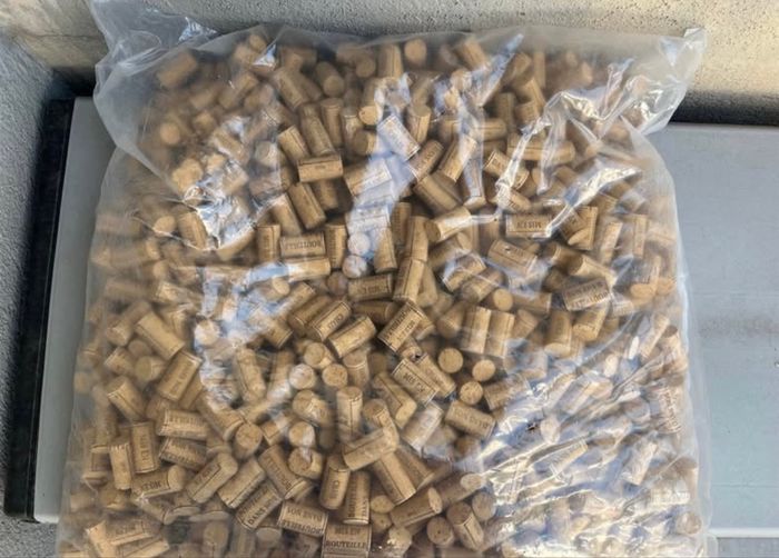 Bouchons de vin neuf - photo numéro 2