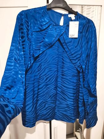 Blouse top manche longues bleu roi satiné