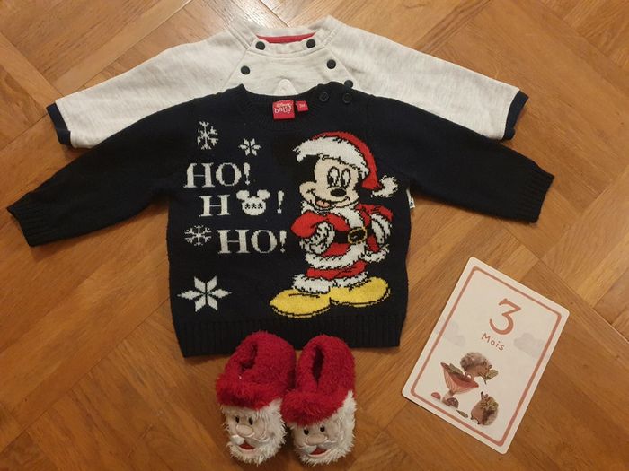 Lot 2 pulls Noël 3 mois + chaussons