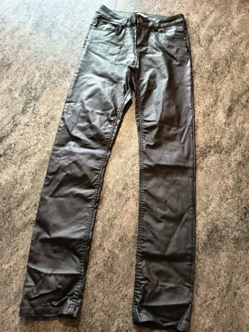 Jean enduit taille 40 Gémo