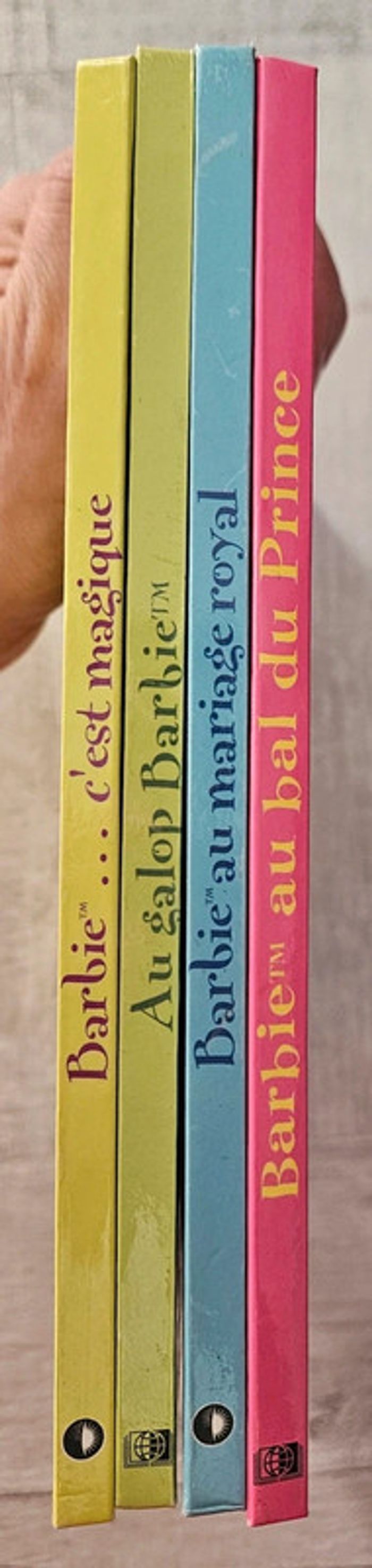 4 livres barbie - photo numéro 2