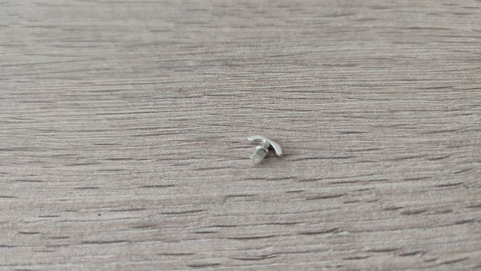 Poignée coffre pièce détachée miniature Mercedes Benz 300S 1955 Maisto 1/18 1/18ème #B66 - photo numéro 2