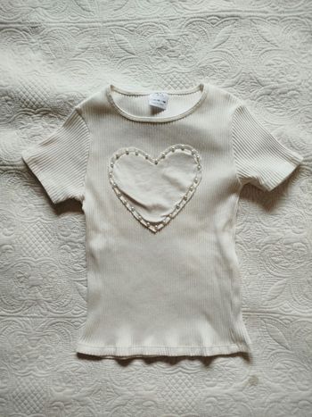 T-shirt épais Zara 11 12 ans 152 cm crème avec un cœur