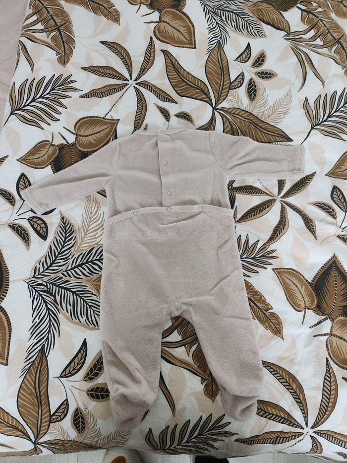 Pyjama 3 mois - photo numéro 2