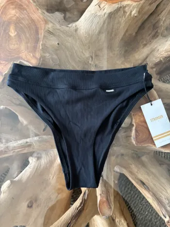 Bas de maillot de bain noir stronger bikini black