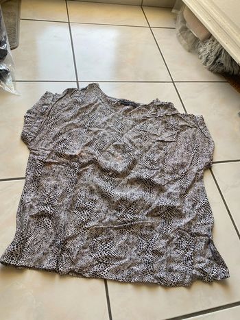 TEE short taille 40