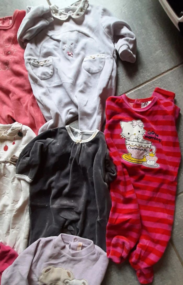 Lot 10 pyjamas fille 6 mois - photo numéro 3